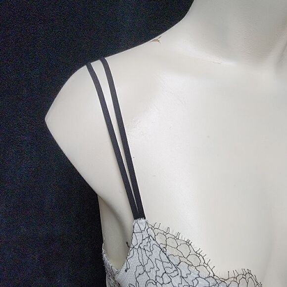 VICTORIA'S SECRET VERY SEXY LACY PUSH-UP BRA - Picture 5 of 8